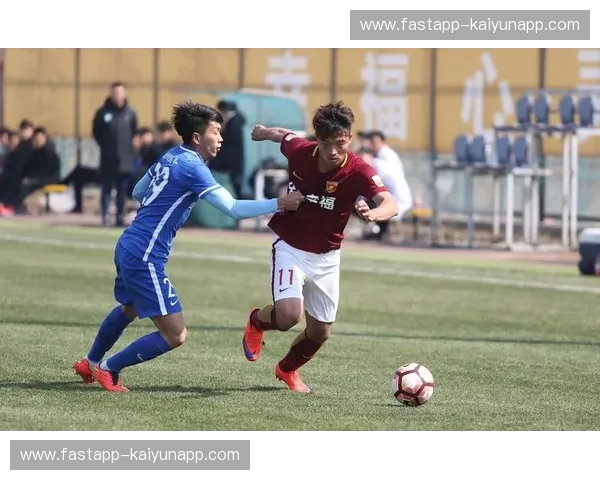 绿茵巅峰的碰撞：当贵州恒丰的“山地军团”遇见广州富力的“南派优雅”